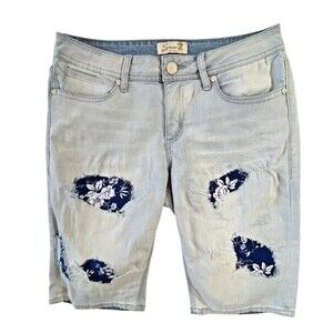 Seven7 Shorts Women 10 Distressed Patches Mid Rise Stretch (W32 L11)